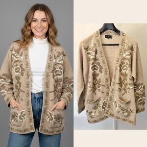 Vintage Lambswool Angora BALI Oversized Cottagecore Floral Sweater Cardigan. XL